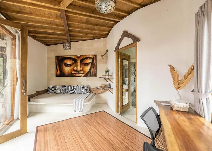Capung Padang Padang Villa *