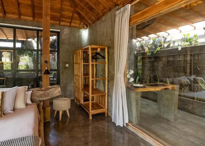 Capung Padang Padang Villa