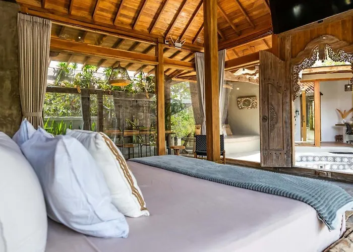 Villa Capung Padang Padang *