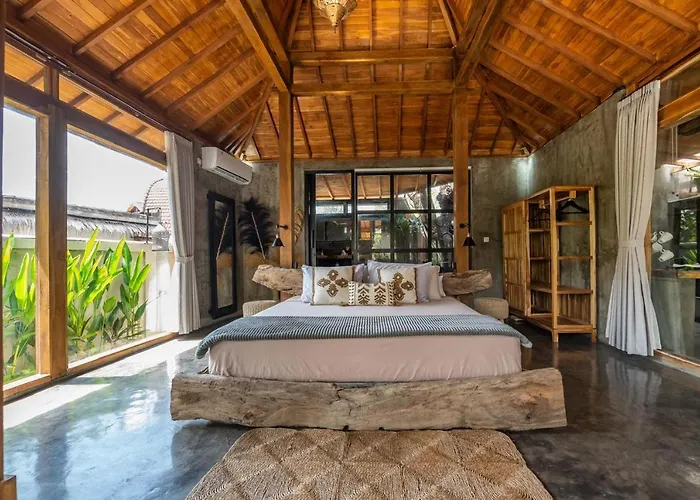 Capung Padang Padang Villa