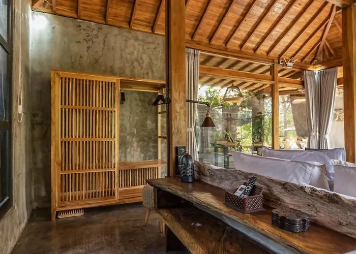 Villa Capung Padang Padang *