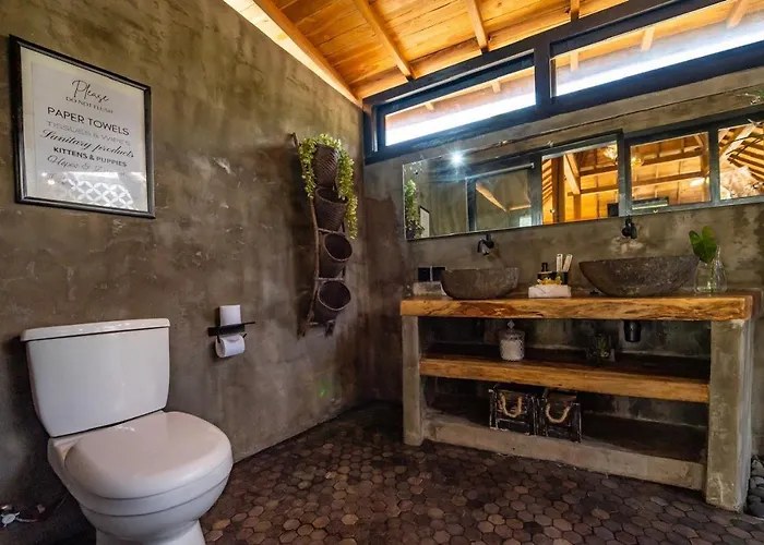 Villa Capung Padang Padang Uluwatu (Bali)
